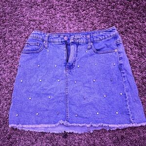 WILDFABLE JEAN SKIRT WITH RHINESTONES
